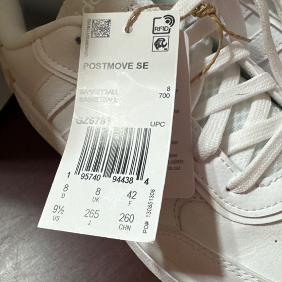 Adidas Women's Postmove Basketball Shoe 9.5 in box - Picture 4 of 14